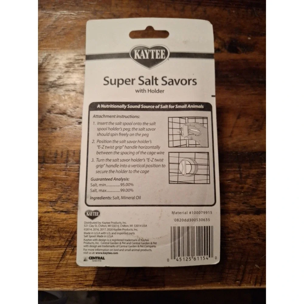Kaytee Super Natural White Salt Savor with Holder ‎ 2